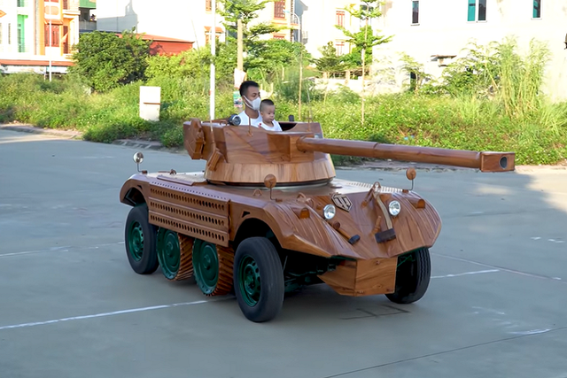 Chán làm siêu xe, thợ mộc Việt chuyển qua làm xe tăng bằng gỗ từ Mitsubishi ‘đời tống’ - Ảnh 1.