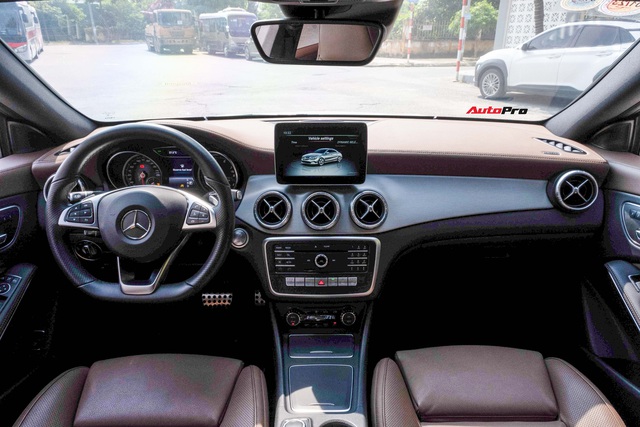 Chỉ chạy 3.000km/năm, Mercedes-Benz CLA 250 bán lại thấp hơn giá niêm yết cả nửa tỷ đồng - Ảnh 3. Chỉ chạy 3.000km/năm, Mercedes-Benz CLA 250 bán lại thấp hơn giá niêm yết cả nửa tỷ đồng - Ảnh 3.