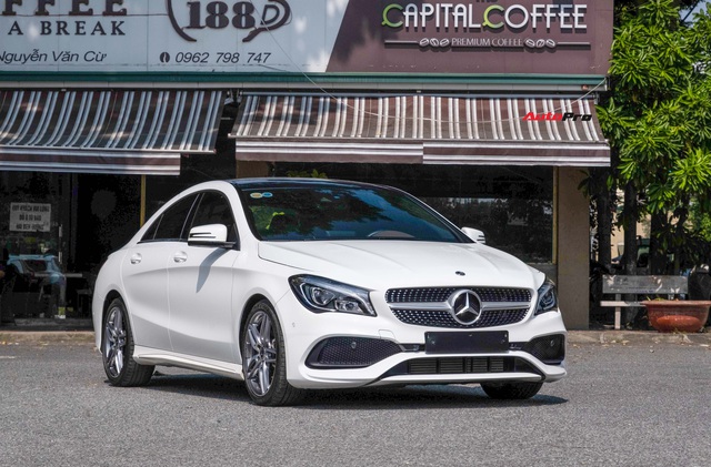 Chỉ chạy 3.000km/năm, Mercedes-Benz CLA 250 bán lại thấp hơn giá niêm yết cả nửa tỷ đồng - Ảnh 7. Chỉ chạy 3.000km/năm, Mercedes-Benz CLA 250 bán lại thấp hơn giá niêm yết cả nửa tỷ đồng - Ảnh 7.
