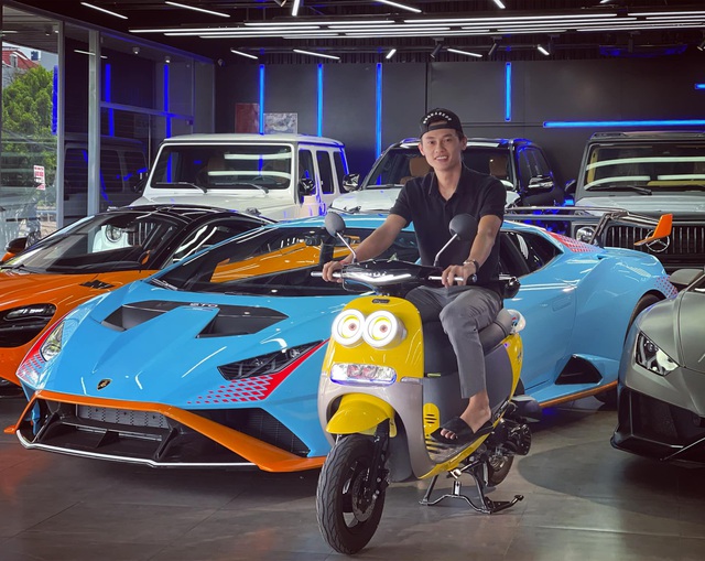 Lamborghini Huracan STO hiện nguyên hình tại Việt Nam, nằm trong showroom nổi tiếng cùng dàn siêu xe trăm tỷ - Ảnh 1.