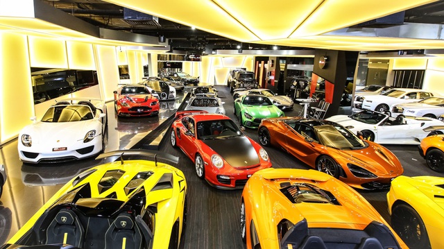 Bên trong showroom khét tiếng chuyên bán hyper-car cho đại gia Việt: Có phòng ‘bạch kim’ toàn xe khủng, từng chiếc được lau chùi 2-3 lần mỗi ngày, khách hàng siêu VIP được dâng xe đến tận nhà - Ảnh 14. Bên trong showroom khét tiếng chuyên bán hyper-car cho đại gia Việt: Có phòng ‘bạch kim’ toàn xe khủng, từng chiếc được lau chùi 2-3 lần mỗi ngày, khách hàng siêu VIP được dâng xe đến tận nhà - Ảnh 14.