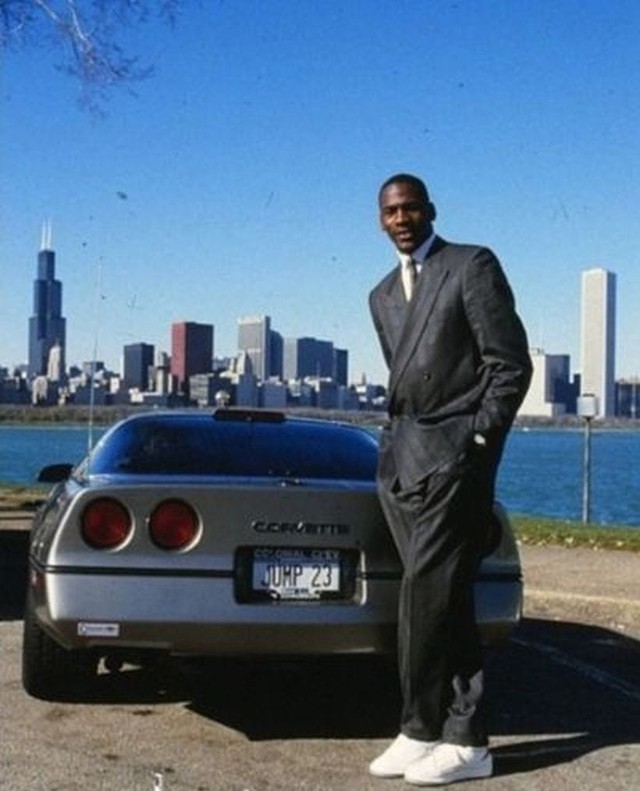 Sở hữu dàn xe hàng triệu USD, huyền thoại bóng rổ Michael Jordan vẫn phải tậu Toyota Land Cruiser để đi chơi thể thao - Ảnh 5.