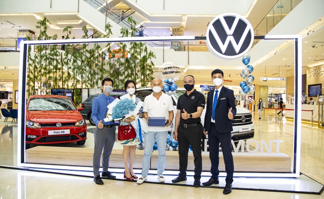 Volkswagen tiếp tục giảm giá xe cao nhất 200 triệu đồng, trưng bày loạt xe hot tại trung tâm thương mại để khách hàng dễ cân nhắc - Ảnh 3. Volkswagen tiếp tục giảm giá xe cao nhất 200 triệu đồng, trưng bày loạt xe hot tại trung tâm thương mại để khách hàng dễ cân nhắc - Ảnh 3.