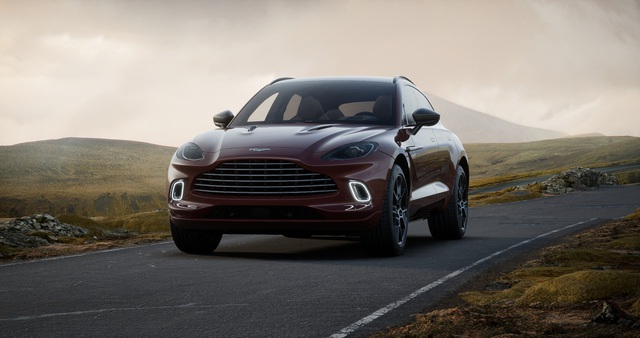 Rộ tin SUV Aston Martin DBX thứ hai về Việt Nam: Màu sơn cá nhân hóa, giá bán gây tò mò - Ảnh 2.