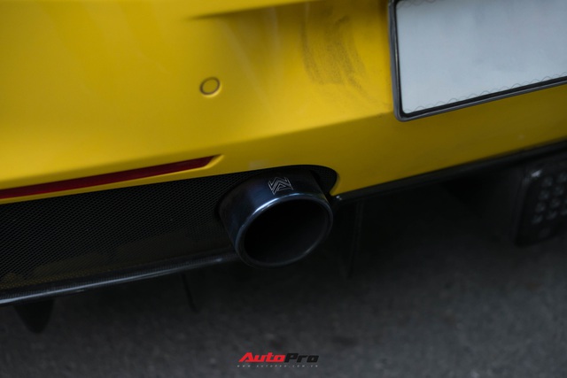 Ferrari 488 GTB từng của ông chủ cà phê Trung Nguyên về tay đại gia Hà Nội, đổi màu bằng cách ít đại gia Việt dám làm - Ảnh 6. Ferrari 488 GTB từng của ông chủ cà phê Trung Nguyên về tay đại gia Hà Nội, đổi màu bằng cách ít đại gia Việt dám làm - Ảnh 6.