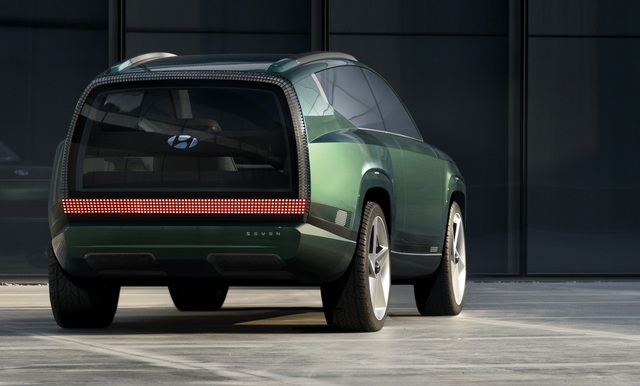 Hyundai SEVEN Concept ra mắt chung sự kiện với bộ đôi VinFast VF: Cửa mở như Rolls-Royce, nội thất tùy biến theo ý thích - Ảnh 2.
