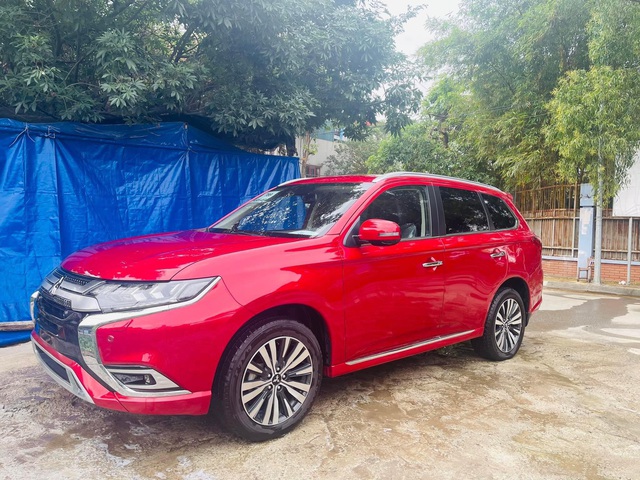 Lộ nhiều hình ảnh Mitsubishi Outlander 2022 sắp ra mắt Việt Nam: Màn hình là điểm gây tranh cãi - Ảnh 3.