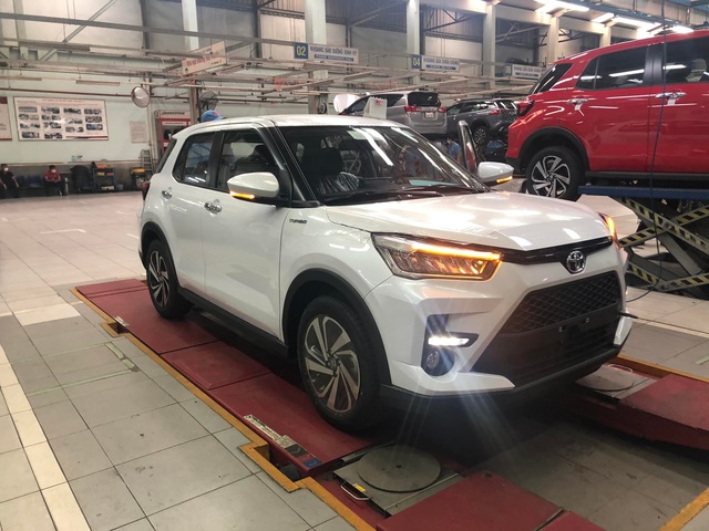 Toyota Raize ồ ạt về đại lý Việt Nam: Có xe giao giữa tháng 12, khách mua chậm phải chờ đến đầu năm sau - Ảnh 1.