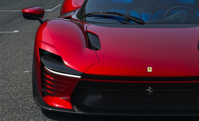 Cựu giám đốc thiết kế Ferrari chê ỏng eo siêu xe 2,3 triệu USD mới: Ấn tượng nhưng không đẹp - Ảnh 2.