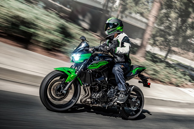 Kawasaki Z400 2021 ra mắt tại Việt Nam: Giá 149 triệu đồng, lựa chọn nhập môn cho dân chơi mô tô - Ảnh 1. Kawasaki Z400 2021 ra mắt tại Việt Nam: Giá 149 triệu đồng, lựa chọn nhập môn cho dân chơi mô tô - Ảnh 1.