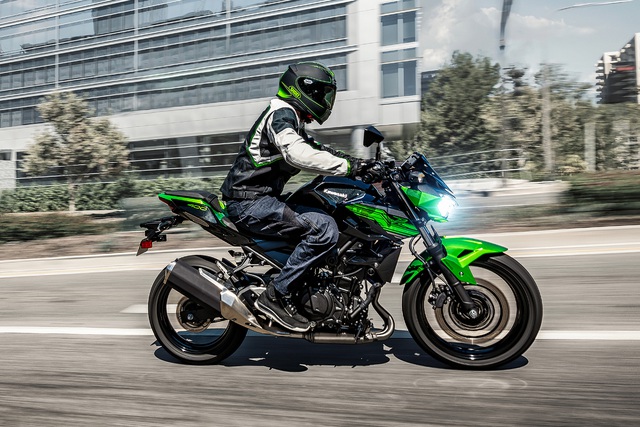 Kawasaki Z400 2021 ra mắt tại Việt Nam: Giá 149 triệu đồng, lựa chọn nhập môn cho dân chơi mô tô - Ảnh 8. Kawasaki Z400 2021 ra mắt tại Việt Nam: Giá 149 triệu đồng, lựa chọn nhập môn cho dân chơi mô tô - Ảnh 8.