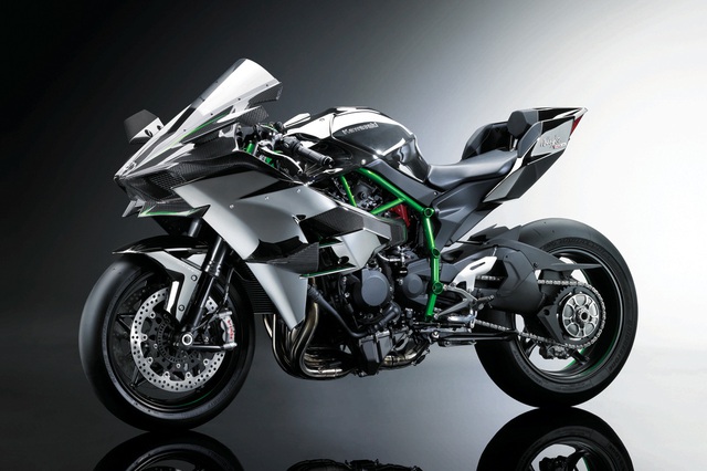 Kawasaki Ninja H2 R giá 1,83 tỷ đồng về Việt Nam năm sau: Không kính hậu và đèn pha, không được chạy trên đường phố