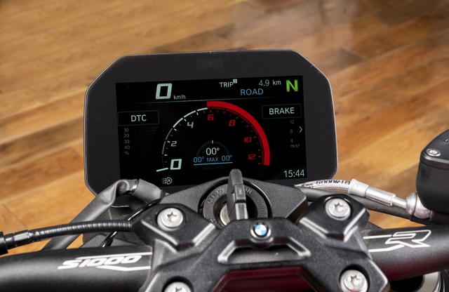 BMW S 1000 R 2021 ra mắt Việt Nam: Loại bỏ đèn mắt lé, có bản M, giá 669-759 triệu đồng - Ảnh 7. BMW S 1000 R 2021 ra mắt Việt Nam: Loại bỏ đèn mắt lé, có bản M, giá 669-759 triệu đồng - Ảnh 7.
