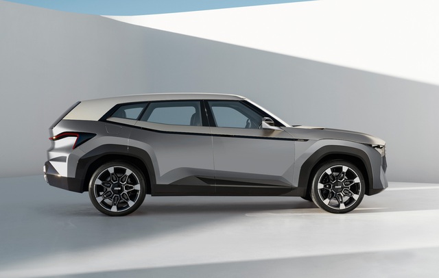 BMW X8 sắp ra mắt: Bản coupe của X7, làm khó Maybach GLS - Ảnh 2.