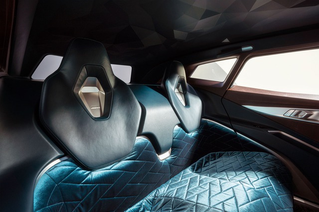 Giám đốc BMW bật mí thiết kế lạ của BMW XM - Siêu SUV tham vọng cạnh tranh Lamborghini Urus - Ảnh 4.