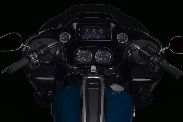 CEO Tống Đông Khuê tậu Harley-Davidson CVO Road Glide giá hơn 2 tỷ đồng bổ sung vào bộ sưu tập xe cực khủng - Ảnh 3.