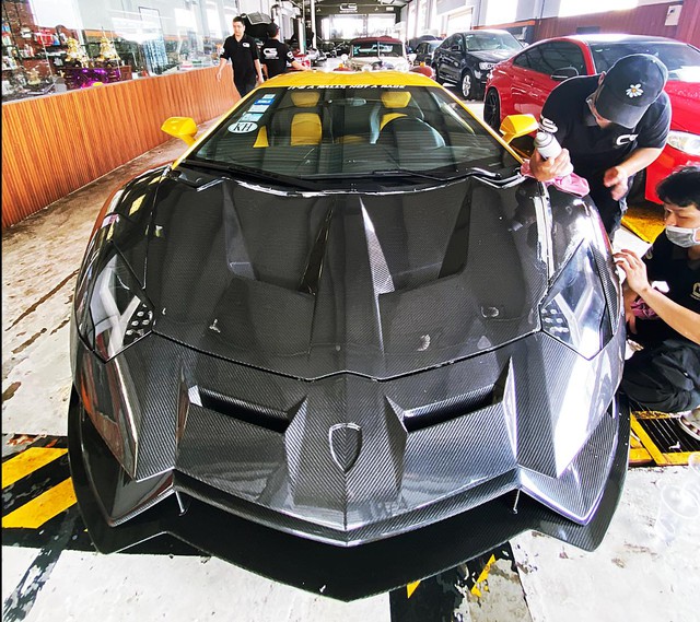 Đại gia Việt chơi trội: Tháo sạch Lamborghini Aventador, lột xác bằng gói độ carbon khủng đầu tiên, chuẩn bị cho bữa tiệc siêu xe VietRally - Ảnh 1.