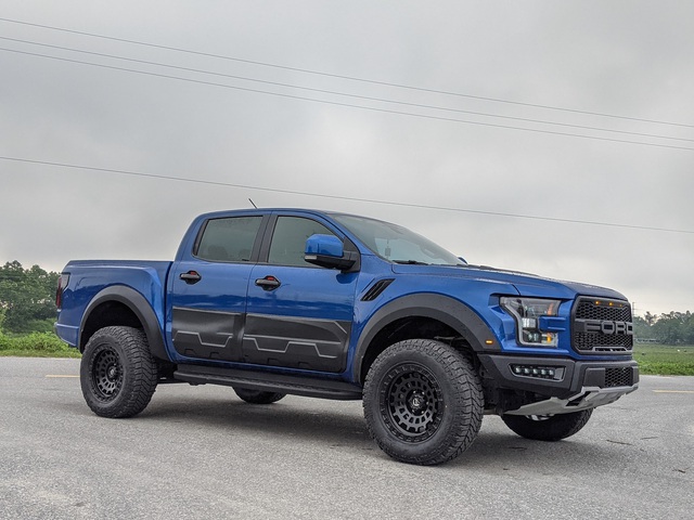 Dân chơi Nghệ An chi gần 300 triệu đồng độ Ford Ranger Raptor giống hệt F-150 Raptor - Ảnh 3. Dân chơi Nghệ An chi gần 300 triệu đồng độ Ford Ranger Raptor giống hệt F-150 Raptor - Ảnh 3.