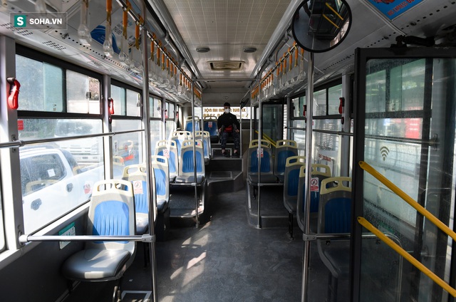Bất ngờ về xe buýt nhanh Hà Nội: Xe 90 chỗ, có lúc chỉ phục vụ một khách - Ảnh 2.