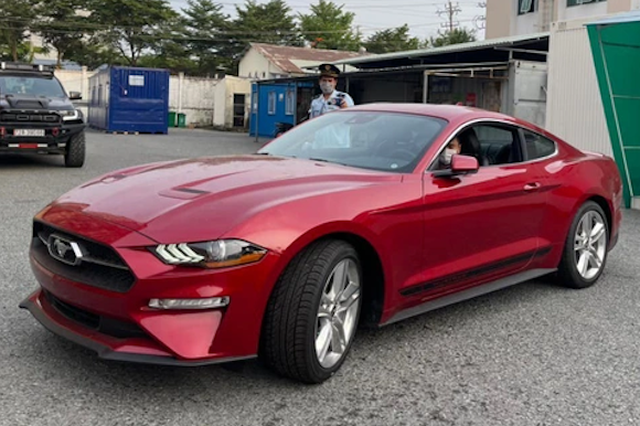 Ford Mustang mui cứng về Việt Nam, mức giá dự đoán còn cao hơn cả bản mui trần?