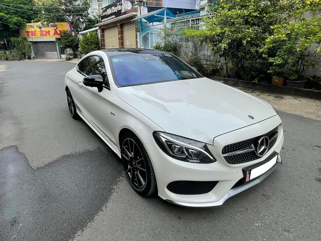 Chiếc Mercedes-Benz C-Class dùng 4 năm vẫn có giá gần 4 tỷ: Đọc thông số động cơ là biết vì sao đắt  - Ảnh 7.