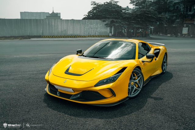 Thêm Ferrari F8 Spider về Việt Nam với màu sơn dễ gây lú với chiếc đầu tiên - Ảnh 2.