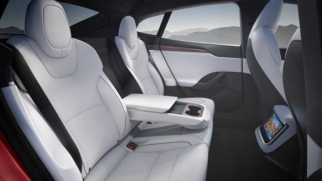 Xe điện Tesla Model S Plaid lên đường về Việt Nam: Tăng tốc nhanh nhất thế giới, có vô-lăng cắt nửa cực lạ mắt - Ảnh 4.