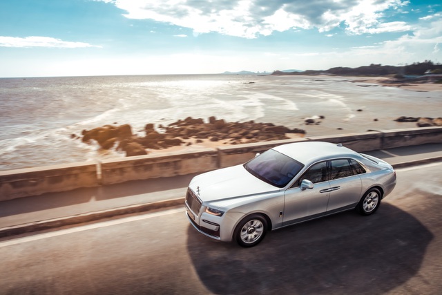 Khám phá Rolls-Royce Ghost 2021 chính hãng giá từ gần 30 tỷ tại Việt Nam - Ảnh 1. Khám phá Rolls-Royce Ghost 2021 chính hãng giá từ gần 30 tỷ tại Việt Nam - Ảnh 1.