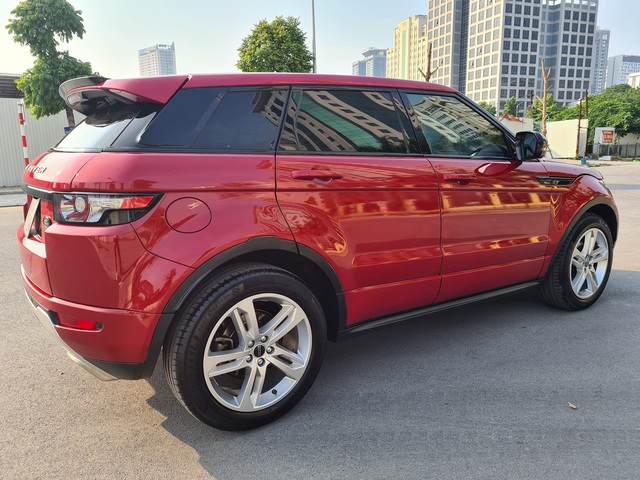 Qua thời đỉnh cao, Range Rover Evoque xuống giá, dễ mua như Hyundai Tucson - Ảnh 2.