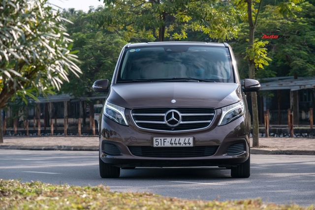 Chiếc Mercedes-Benz cũ có giá hơn 2 tỷ đồng nhưng biển số 444.44 mới là chi tiết được CĐM quan tâm - Ảnh 8.