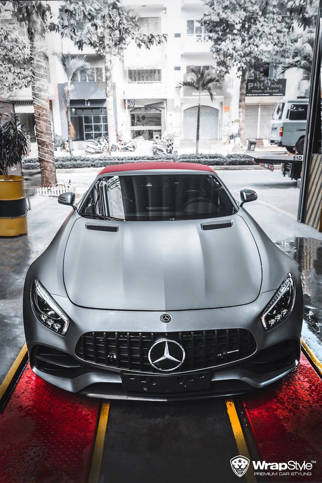 Mercedes-AMG GT Roadster độc nhất Việt Nam lột xác đón Tết - Ảnh 1.