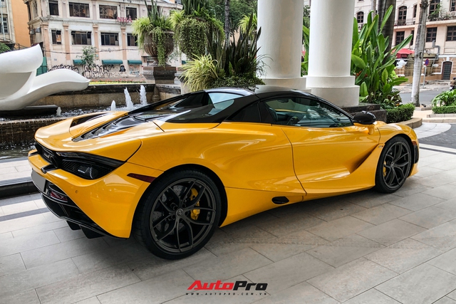 Loạt siêu xe xuống phố Sài Gòn ngày đầu năm Tân Sửu: McLaren chiếm đa số, có một chiếc từng của Minh nhựa - Ảnh 4. Loạt siêu xe xuống phố Sài Gòn ngày đầu năm Tân Sửu: McLaren chiếm đa số, có một chiếc từng của Minh nhựa - Ảnh 4.