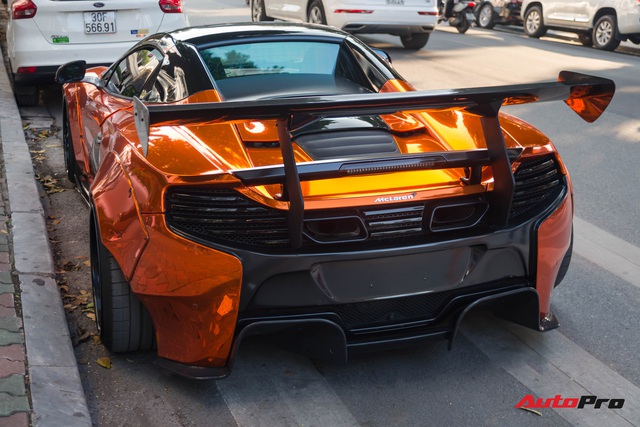 Dàn siêu xe khủng xuống phố Hà Nội đón Tết: McLaren 650S Spider màu dị của Dương Kon và cặp đôi Lamborghini Aventador SVJ gây chú ý - Ảnh 11. Dàn siêu xe khủng xuống phố Hà Nội đón Tết: McLaren 650S Spider màu dị của Dương Kon và cặp đôi Lamborghini Aventador SVJ gây chú ý - Ảnh 11.