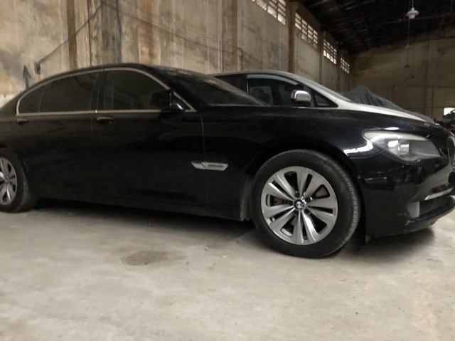 Vượt ngưỡng 200.000km, BMW 740Li mất giá rẻ ngang Mazda3 2021 - Ảnh 2.