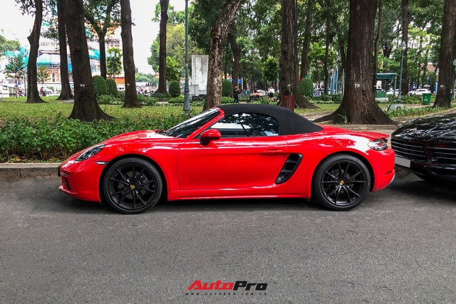 Hội chơi xe Porsche Sài Gòn hội ngộ đầu năm, McLaren từng của Minh nhựa là điểm nhấn - Ảnh 7. Hội chơi xe Porsche Sài Gòn hội ngộ đầu năm, McLaren từng của Minh nhựa là điểm nhấn - Ảnh 7.