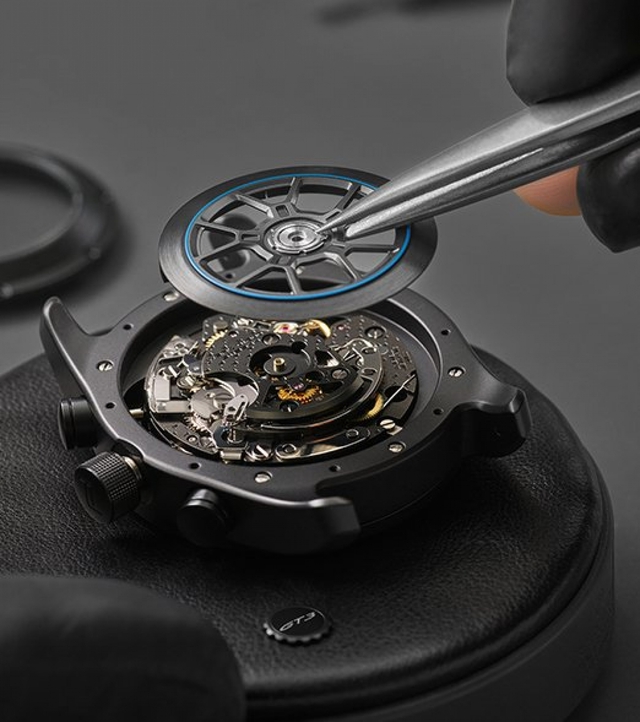 Chiêm ngưỡng đồng hồ Chronograph 8,500 USD mới của Porsche Design  - Ảnh 3.