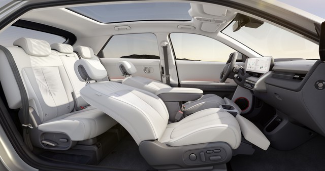 Những điểm thú vị về Hyundai Ioniq 5: Kỳ vọng người mua xe đủ chuẩn nhà giàu, cách âm như xe sang - Ảnh 3.