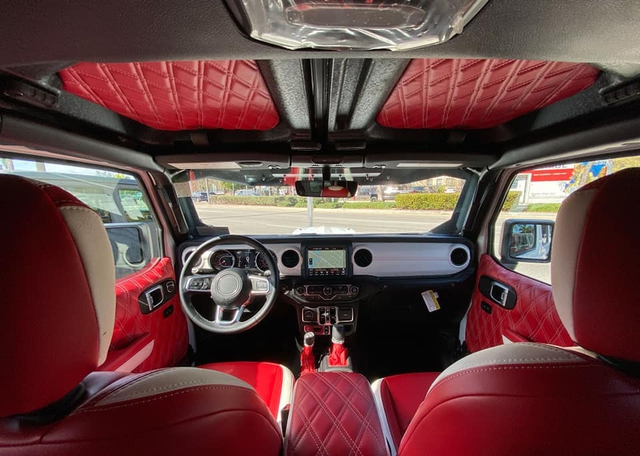 Jeep Gladiator độ 6 bánh chào hàng đại gia trong nước với giá hơn 11 tỷ đồng: Xe bán tải sở hữu động cơ của xe thể thao - Ảnh 4.