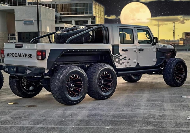 Jeep Gladiator độ 6 bánh chào hàng đại gia trong nước với giá hơn 11 tỷ đồng: Xe bán tải sở hữu động cơ của xe thể thao - Ảnh 3.