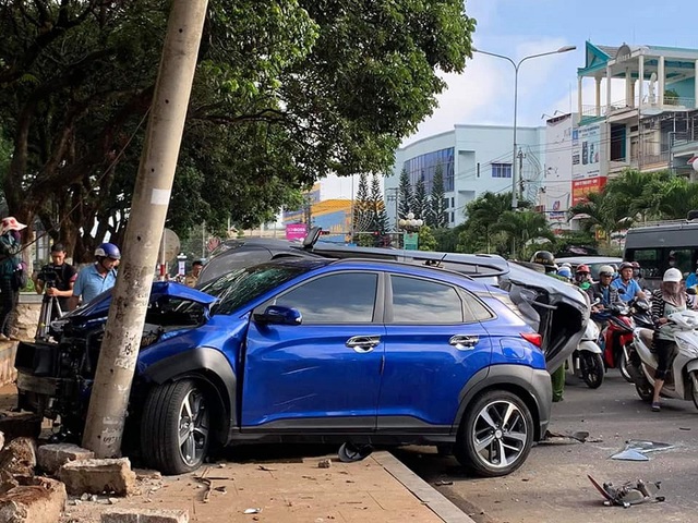 Tổng hợp cam kết đi vào ‘lòng đất’ của dân bán xe: Tai nạn biến dạng vẫn khoe không đâm đụng, bao check hãng - Ảnh 1.