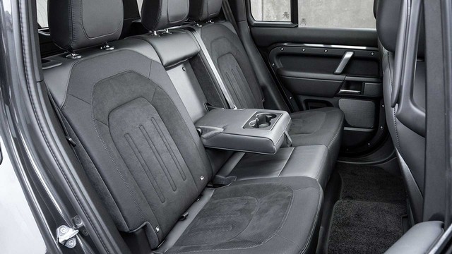 Ra mắt Land Rover Defender V8 - Mạnh nhất lịch sử - Ảnh 9.
