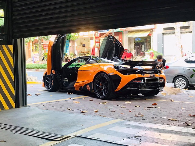 McLaren 720S Spider của ca sĩ Đoàn Di Băng lột xác với phong cách xe đua hầm hố - Ảnh 2.