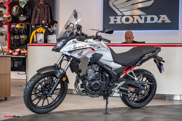 Lô Honda CB500X 2021 đầu tiên về đại lý Việt Nam - Mô tô đường dài giá 188 triệu đồng cho người mới chơi - Ảnh 1.