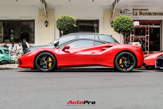 Ferrari 488 GTB từng của Nguyễn Quốc Cường bất ngờ xuất hiện tại Sài Gòn với diện mạo mới lạ - Ảnh 2. Ferrari 488 GTB từng của Nguyễn Quốc Cường bất ngờ xuất hiện tại Sài Gòn với diện mạo mới lạ - Ảnh 2.