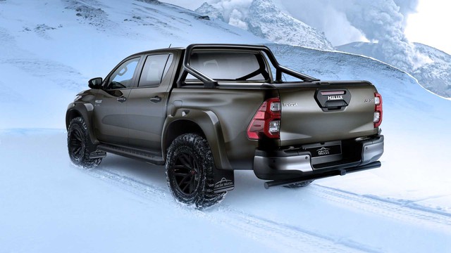 Toyota Hilux có thêm bản giới hạn: Sẵn sàng đấu Ford Ranger Raptor bằng nhiều đồ hiệu xịn xò  - Ảnh 2.
