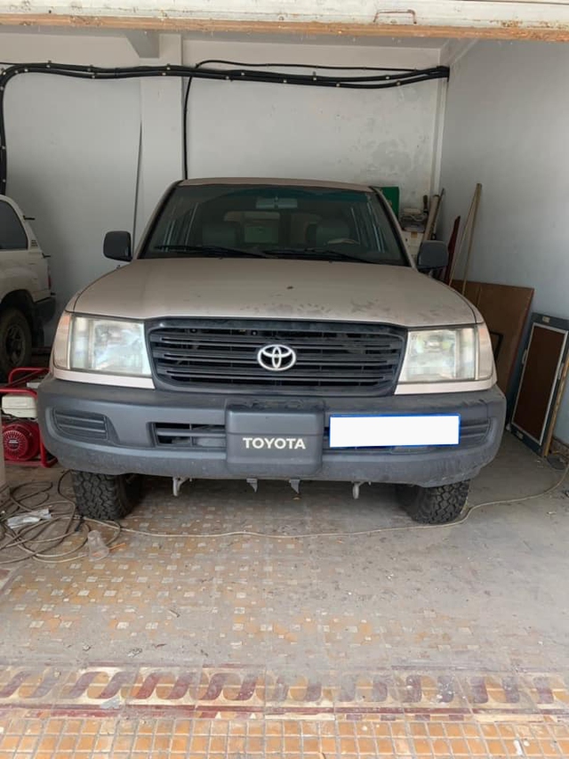 Mê Toyota Land Cruiser, đại gia Việt bỏ 1 tỷ mua xe phủ bụi 17 năm tuổi - Ảnh 1.