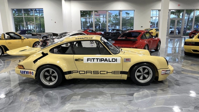 Mẫu xe đua hiếm và độc đáo Porsche 911 RSR được rao bán với giá 2,2 triệu USD - Ảnh 2.