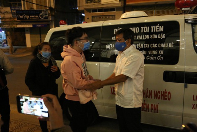 Nghệ sĩ Việt Hương tặng ông Đoàn Ngọc Hải 1,7 tỉ để mua xe cứu thương mới - Ảnh 2.
