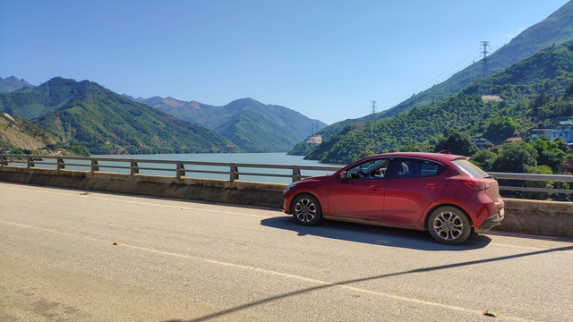 Xuyên Việt hơn 3.500km cùng Mazda2, người dùng đánh giá: Bốc, lái hay, tiết kiệm xăng nhưng chật và hơi ồn - Ảnh 3.