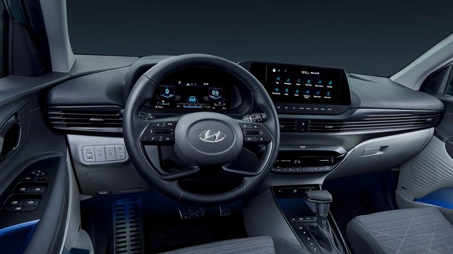Hyundai Bayon lần đầu lộ diện ngoài đời thực: Đẹp hơn trong ảnh, giá quy đổi từ 462 triệu đồng - Ảnh 2.